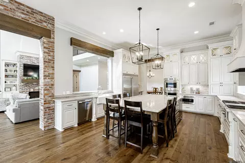 Kitchen - 16520 Hubbs Rd, Pride, LA 70770 photo 2 of 5