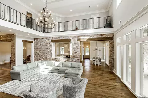 Living - 16520 Hubbs Rd, Pride, LA 70770 photo 2 of 3