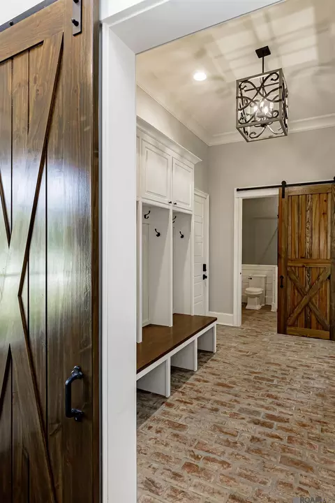 Entry Way - 16520 Hubbs Rd, Pride, LA 70770 photo 2 of 2