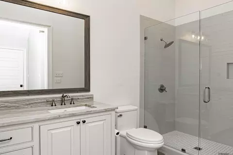 Bath - 16520 Hubbs Rd, Pride, LA 70770 photo 4 of 7