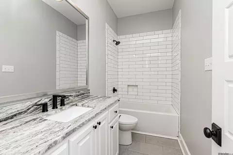 Bath - 16520 Hubbs Rd, Pride, LA 70770 photo 6 of 7