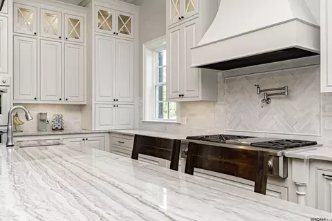 Kitchen - 16520 Hubbs Rd, Pride, LA 70770 photo 3 of 5