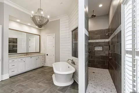 Bath - 16520 Hubbs Rd, Pride, LA 70770 photo 1 of 7