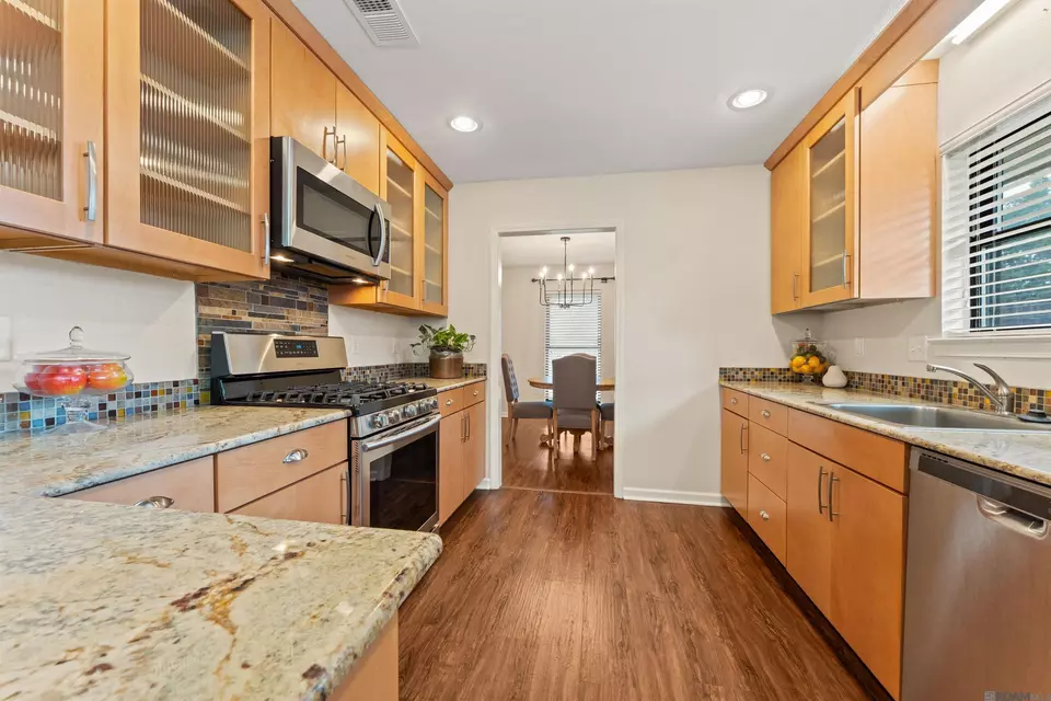 Kitchen - 15132 Seven Pines Ave, Baton Rouge, LA 70817 photo 2 of 3