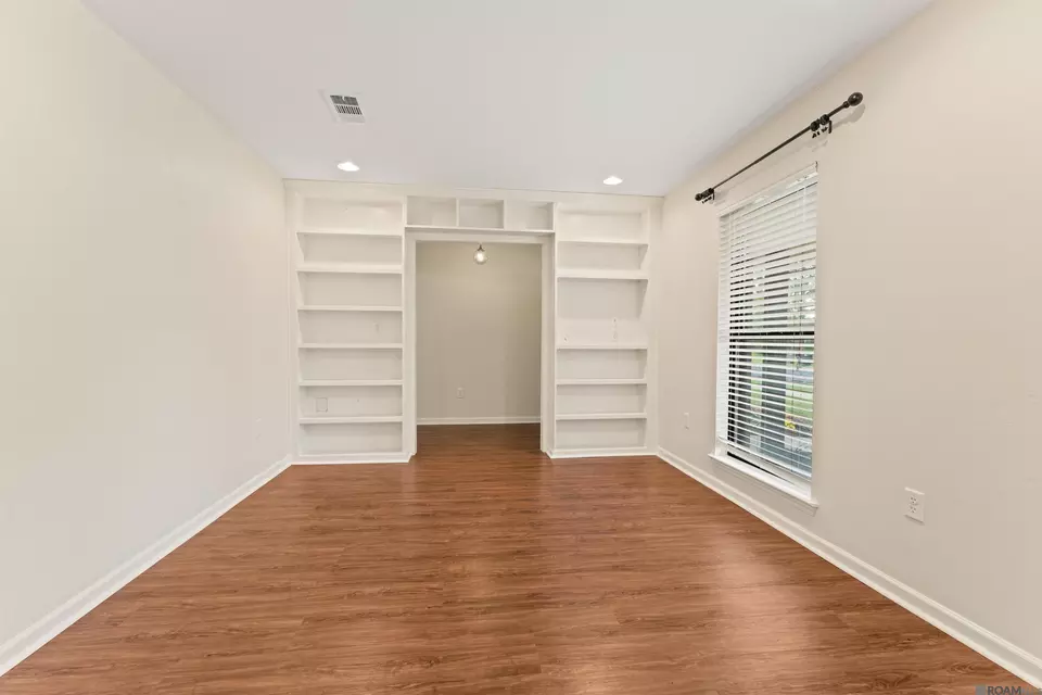 Living - 15132 Seven Pines Ave, Baton Rouge, LA 70817 photo 3 of 3