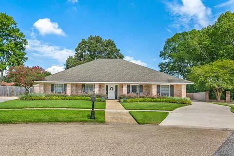 4412 Lake Larto Cir, Baton Rouge, LA 70816