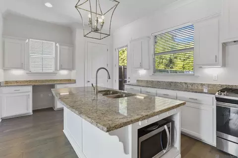 5024 Myrtle Trail Dr, Baton Rouge, LA 70820
