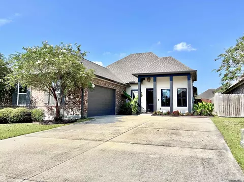 16383 Anna Belle Dr, Prairieville, LA 70769