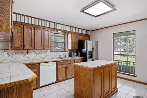 Kitchen - 14676 Picou Rd, Maurepas, LA 70449 photo 2 of 4