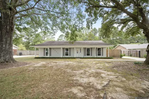 9823 Banway Dr, Greenwell Springs, LA 70739