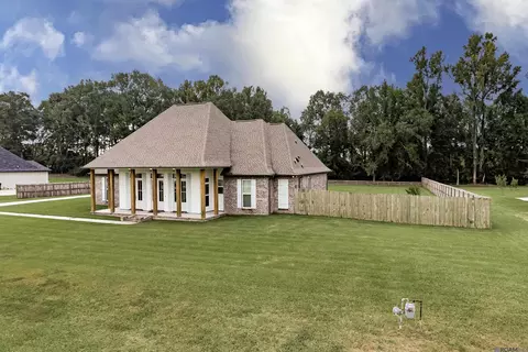 Exterior - 4567 Hidden Pointe Dr, Jackson, LA 70748 photo 3 of 8