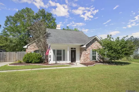 32595 Madeline Dr, Denham Springs, LA 70706