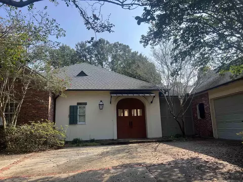 18457 E Village Way Dr, Baton Rouge, LA 70810
