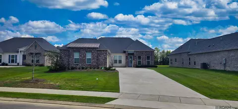 10323 Oak Colony Blvd, Baton Rouge, LA 70817