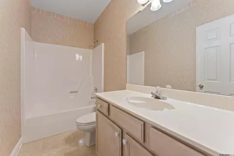 Bath - 4761 Sharp Rd, Mandeville, LA 70471 photo 2 of 2