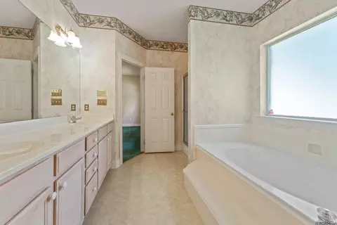 Bath - 4761 Sharp Rd, Mandeville, LA 70471 photo 1 of 2