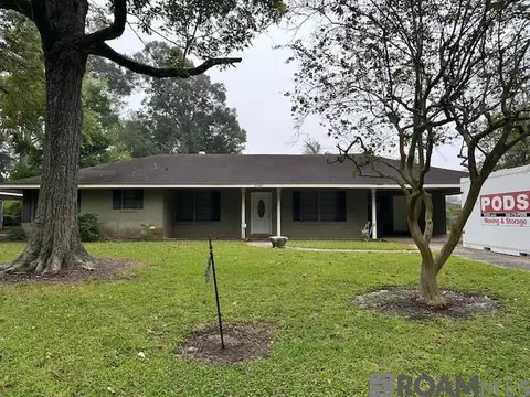 9384 S River Oaks Dr, Baton Rouge, LA 70815