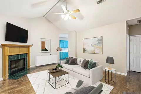 Living - 804 Circle Dr, Baker, LA 70714 photo 1 of 3