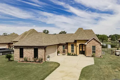 423 Lakeshore Dr, Oscar, LA 70762