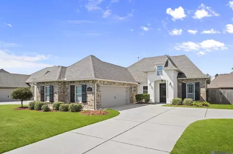 8899 Cresson Dr, Denham Springs, LA 70726
