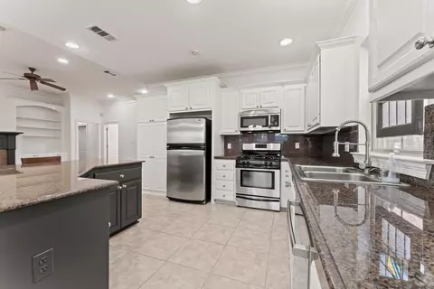 17168 Grove Dr, Prairieville, LA 70769