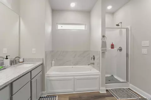 Bath - 17159 Cherokee Trce, Independence, LA 70443 photo 1 of 2
