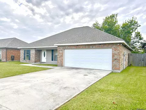 2492 Pineridge St, Thibodaux, LA 70301