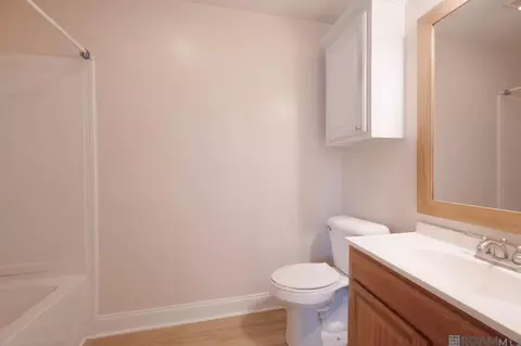 Bath - 29140 Peggy Dr, Walker, LA 70785 photo 2 of 2
