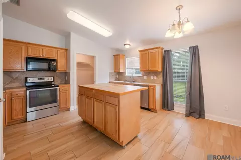 Kitchen - 29140 Peggy Dr, Walker, LA 70785 photo 1 of 1