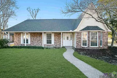 5534 Round Forrest Dr, Baton Rouge, LA 70817