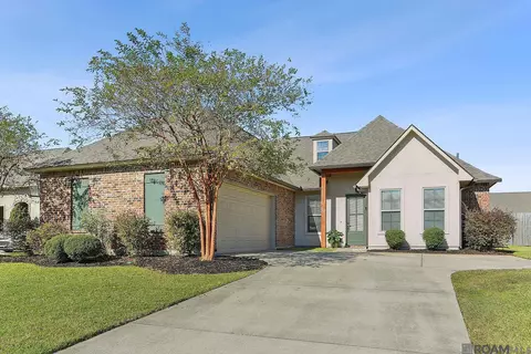 40414 Champagne Ave, Prairieville, LA 70769