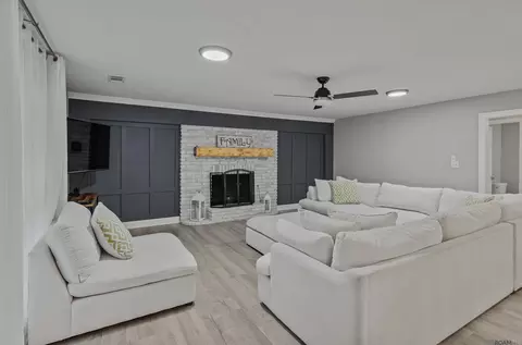 Living - 11334 Sandra Dr, Walker, LA 70785 photo 1 of 2