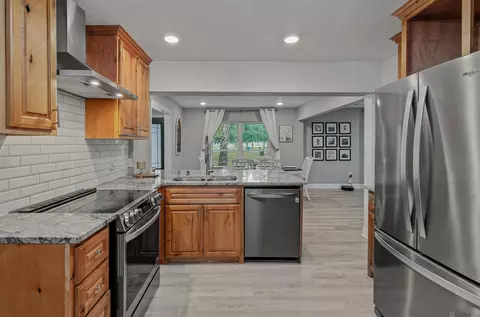 Kitchen - 11334 Sandra Dr, Walker, LA 70785 photo 2 of 2