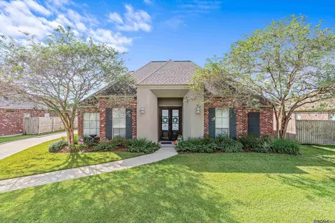 13163 Dutchtown Lakes Dr, Geismar, LA 70734