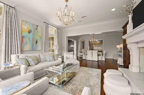 8 Country Club Pl, Baton Rouge, LA 70810