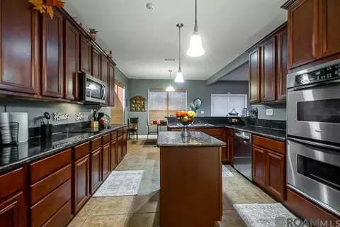 39152 Cajun Bayou Ave, Gonzales, LA 70737