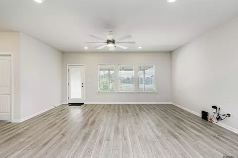 4737 Mendocino Way, Baton Rouge, LA 70817 | MLS# 2025019127 | 34 Photos ...