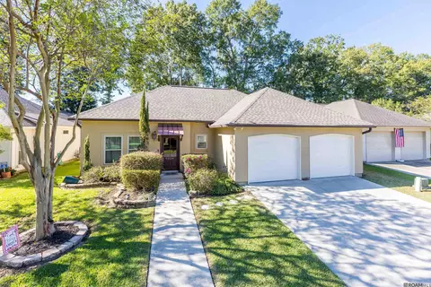 9320 Boone Dr, Baton Rouge, LA 70810