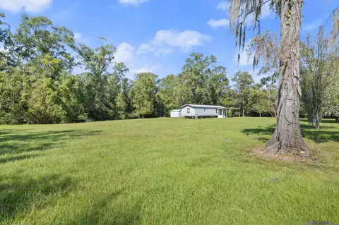 11111 George Lambert Rd, Saint Amant, LA 70774
