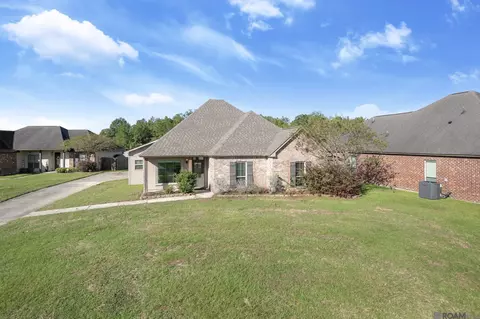 10782 Fenway Ln, Denham Springs, LA 70726