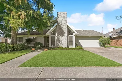 2223 W Canterbury Dr, Laplace, LA 70068