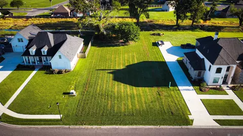 2218 Silverstone Ave, Port Allen, LA 70767