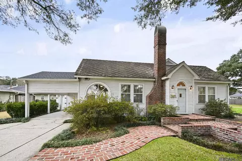 557 Avenue C, Port Allen, LA 70767