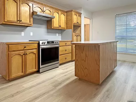 Kitchen - 5003 S Laurel Creek Ct, Baton Rouge, LA 70817 photo 1 of 2