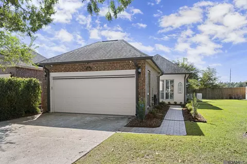 5380 Courtyard Dr, Gonzales, LA 70737