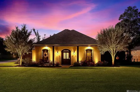 8788 Wyeth Dr, Denham Springs, LA 70706