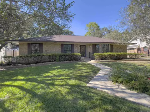 617 Carriage Way, Baton Rouge, LA 70808