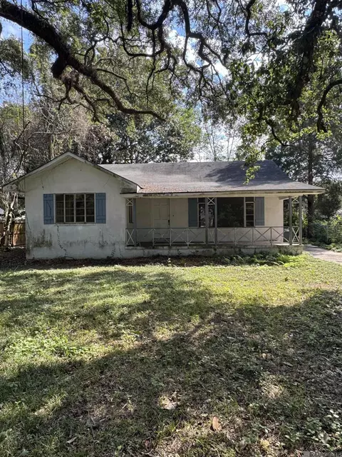 442 Centenary Dr, Baton Rouge, LA 70808
