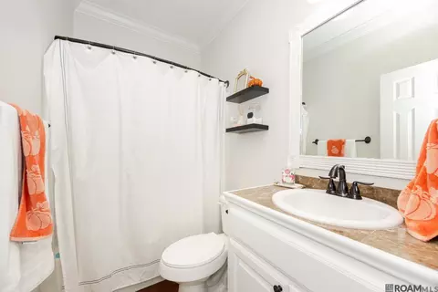 Bath - 15052 Coldwater Dr, Walker, LA 70785 photo 2 of 2