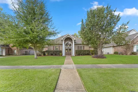6220 Mourning Dove Dr, Baton Rouge, LA 70817